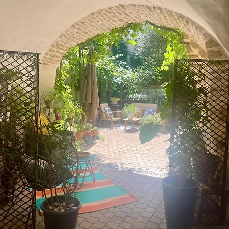 Guest house La Demeure